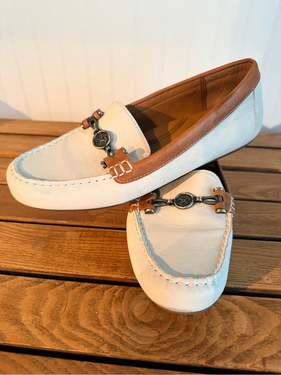 Patricia Nash Shoes - Patricia Nash Ivory and tan Leather Trevi loafers Sz 6.5 EUC